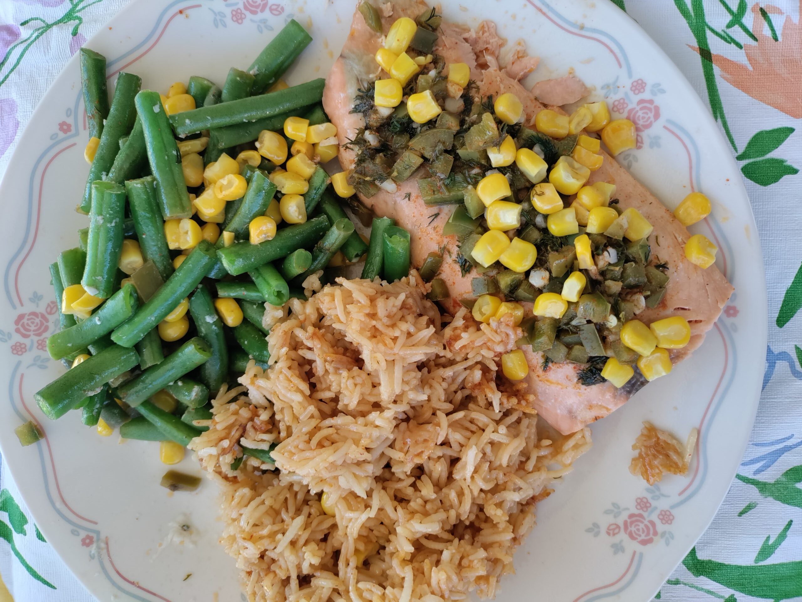 Salmon with Jalapeño Sauce over Green Beans